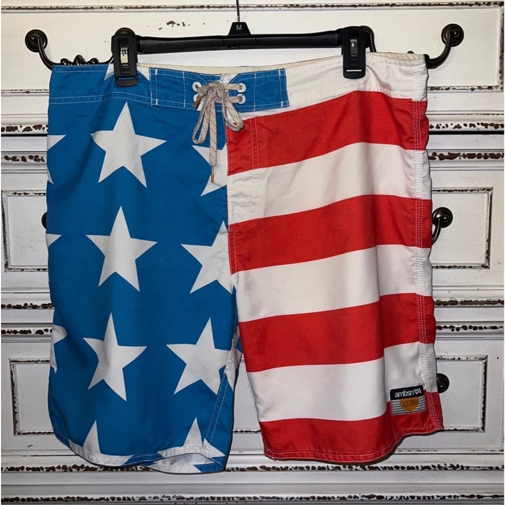 ❤️🤍💙 Men’s patriotic board shorts waist 34”